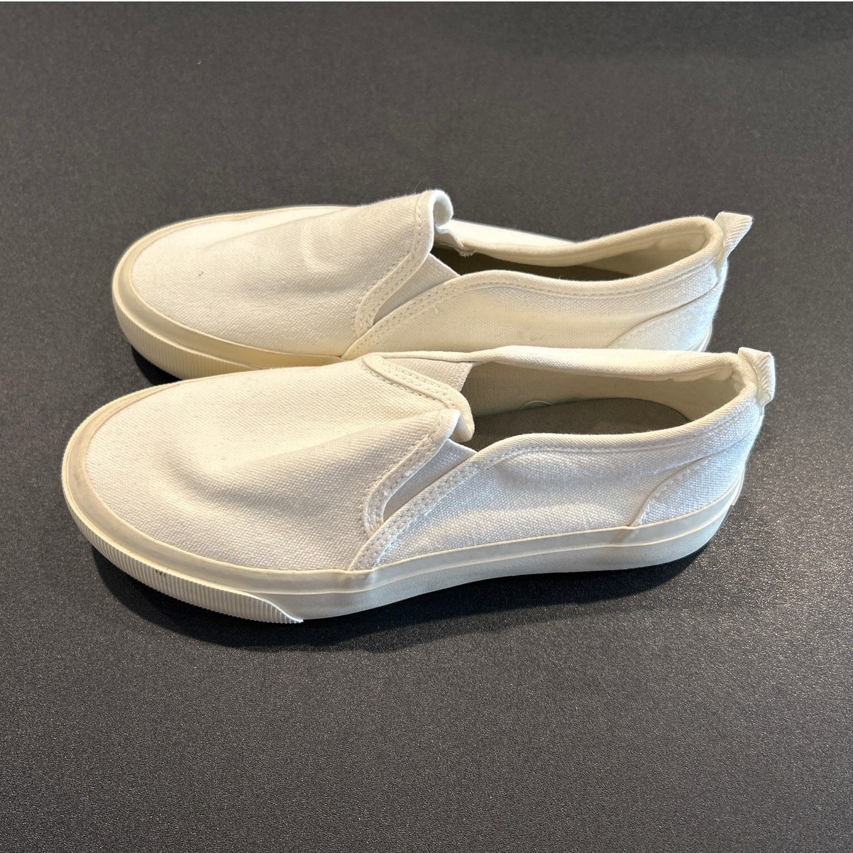 NIB Everlane “The Forever Slip-On Sneaker” – White, Women’s 5 / Men’s 3.5