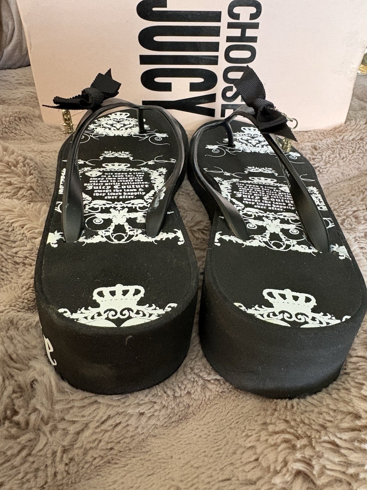 Vintage NEW Juicy Couture Carmen Flip Flop Sandals Black White Fairytale Story 9