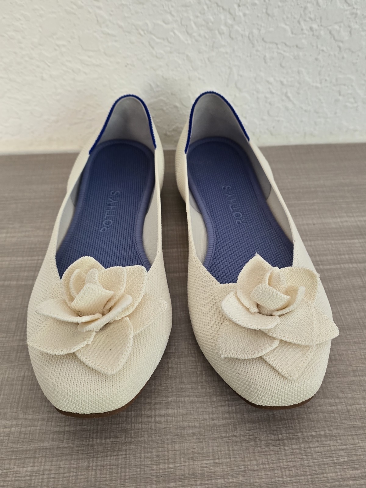 Rothy’s Women 3D Flower Detail Flats Cream Off-White Shoes Size 8 W8 Blue Insole