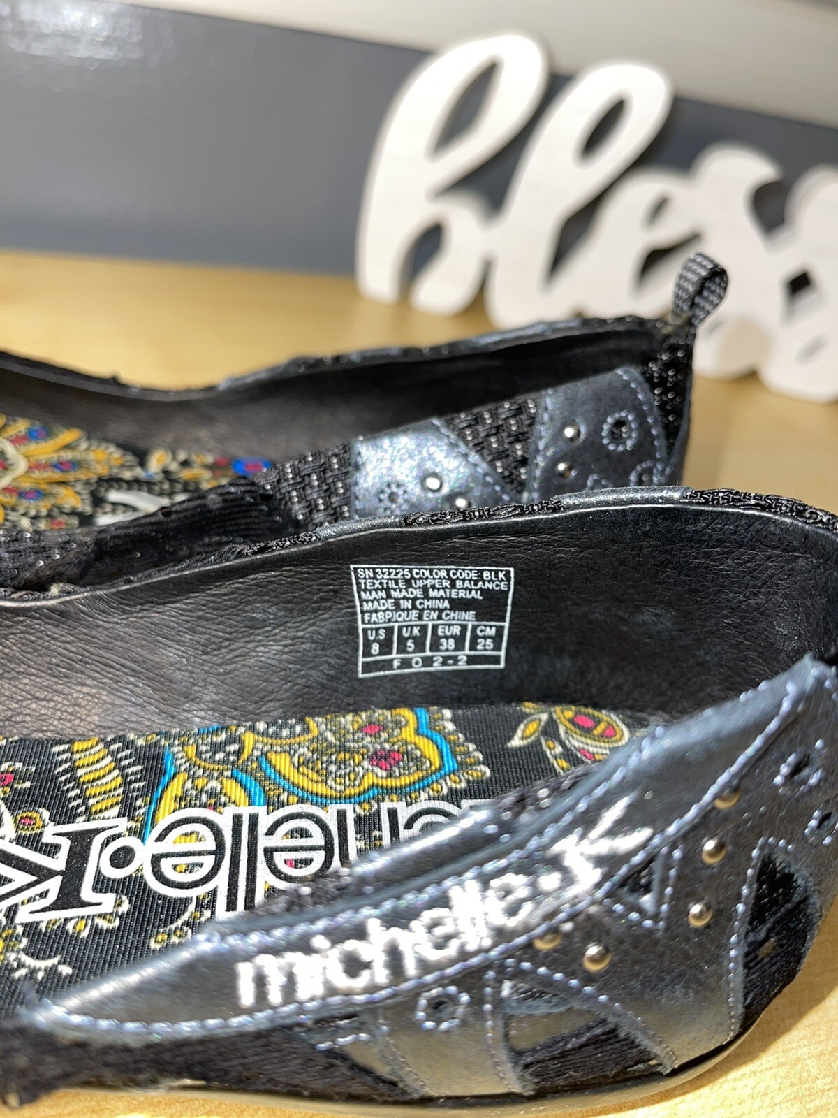 MICHELLE K Shoes Women’s Size 8 Black Textile Upper Slip-On Comfort Flats