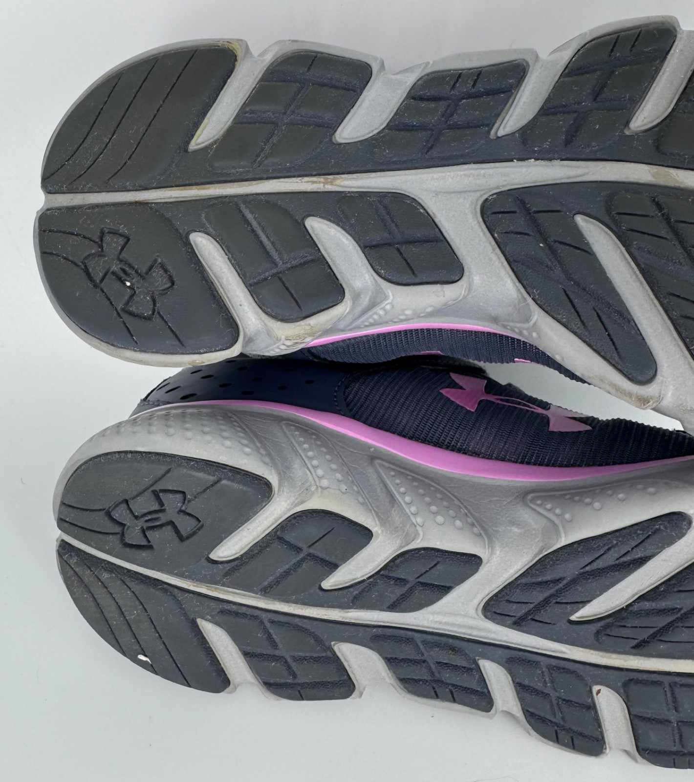 EUC Under Armour Micro G Assert Six Gray Navy Lavender Running Shoes Womens Sz 7