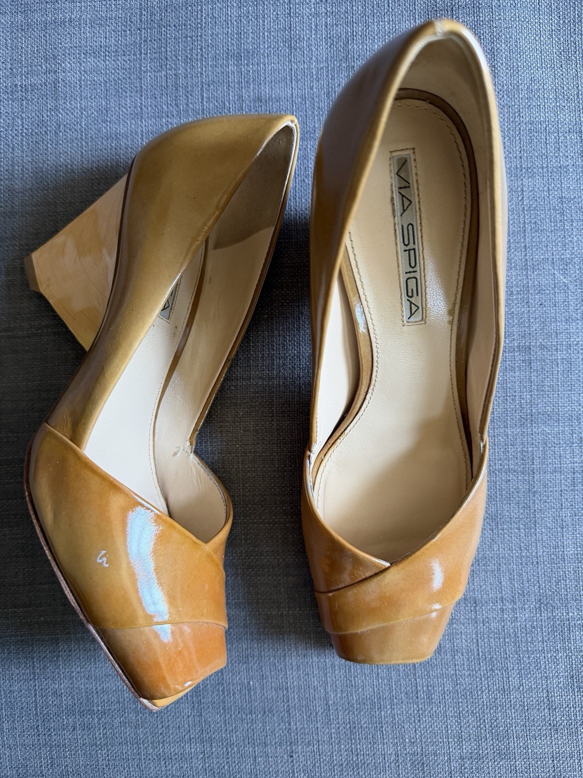Via Spiga Glossy Cognac Patent Leather Peep-Toe Block Heels Sz 6