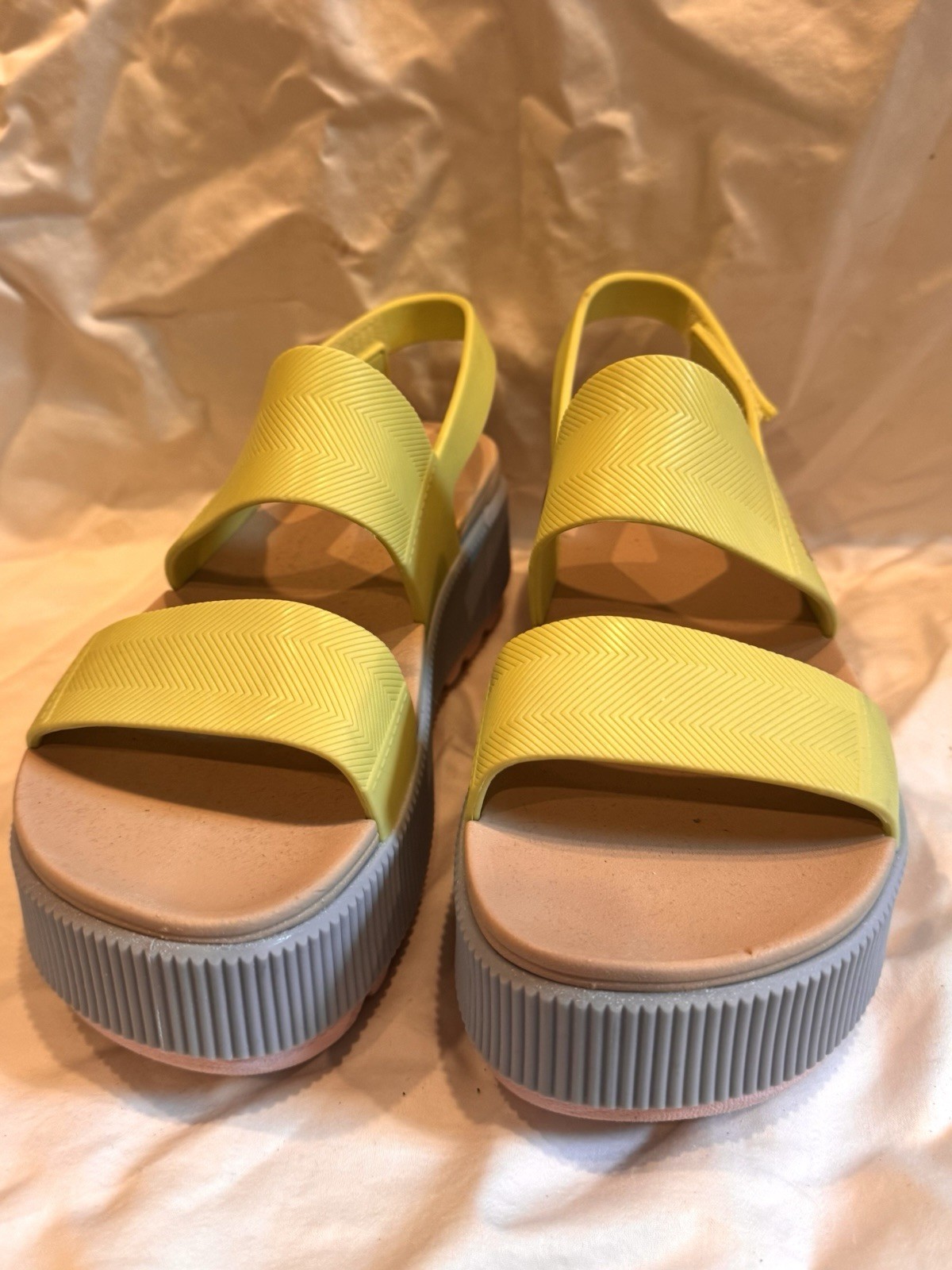 Reef Water Vista Higher Platform Women’s sling back Meringue Size 6