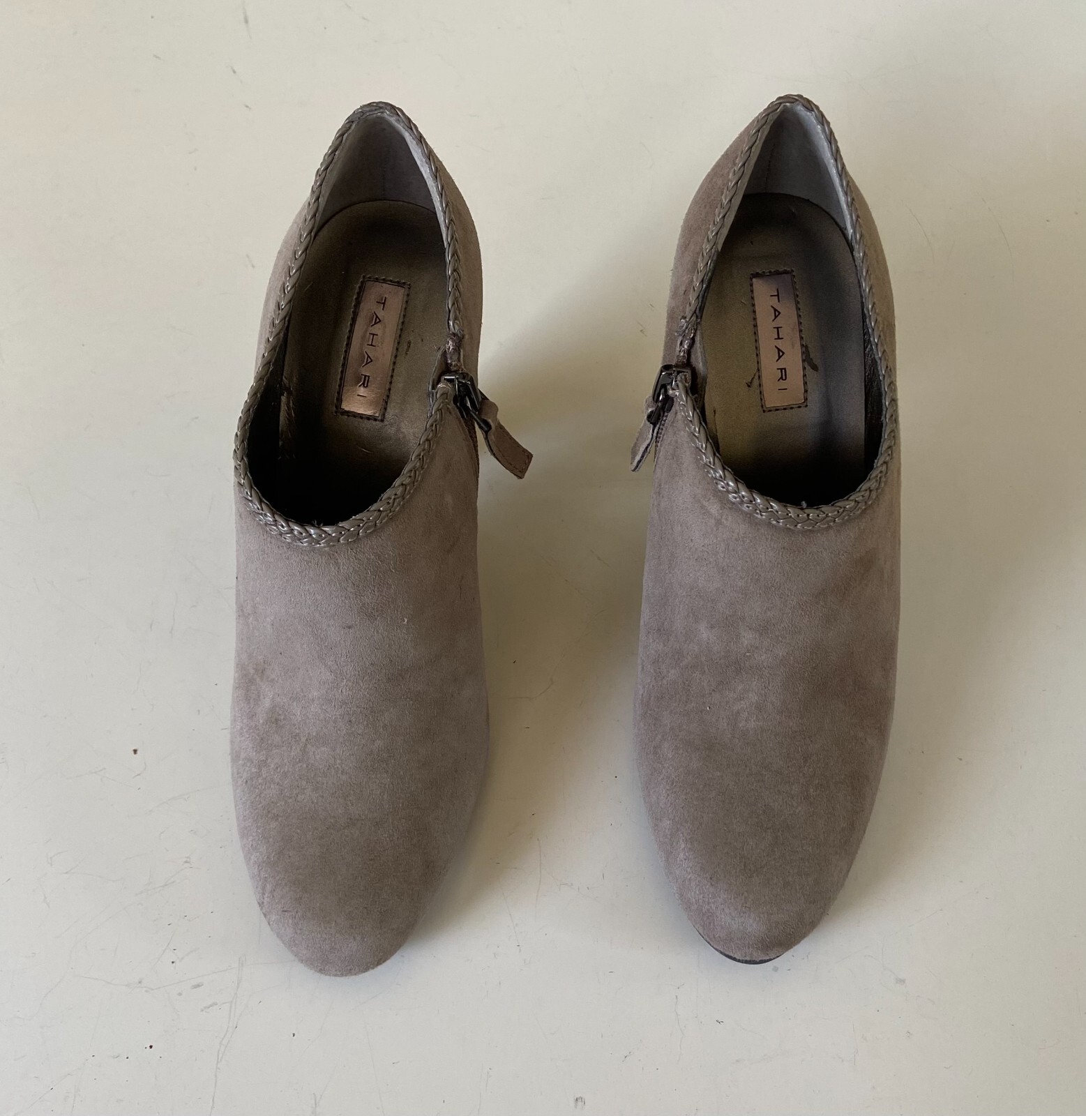 Tahari – Taupe Suede Ankle Heeled Booties – Women’s US Size 6M