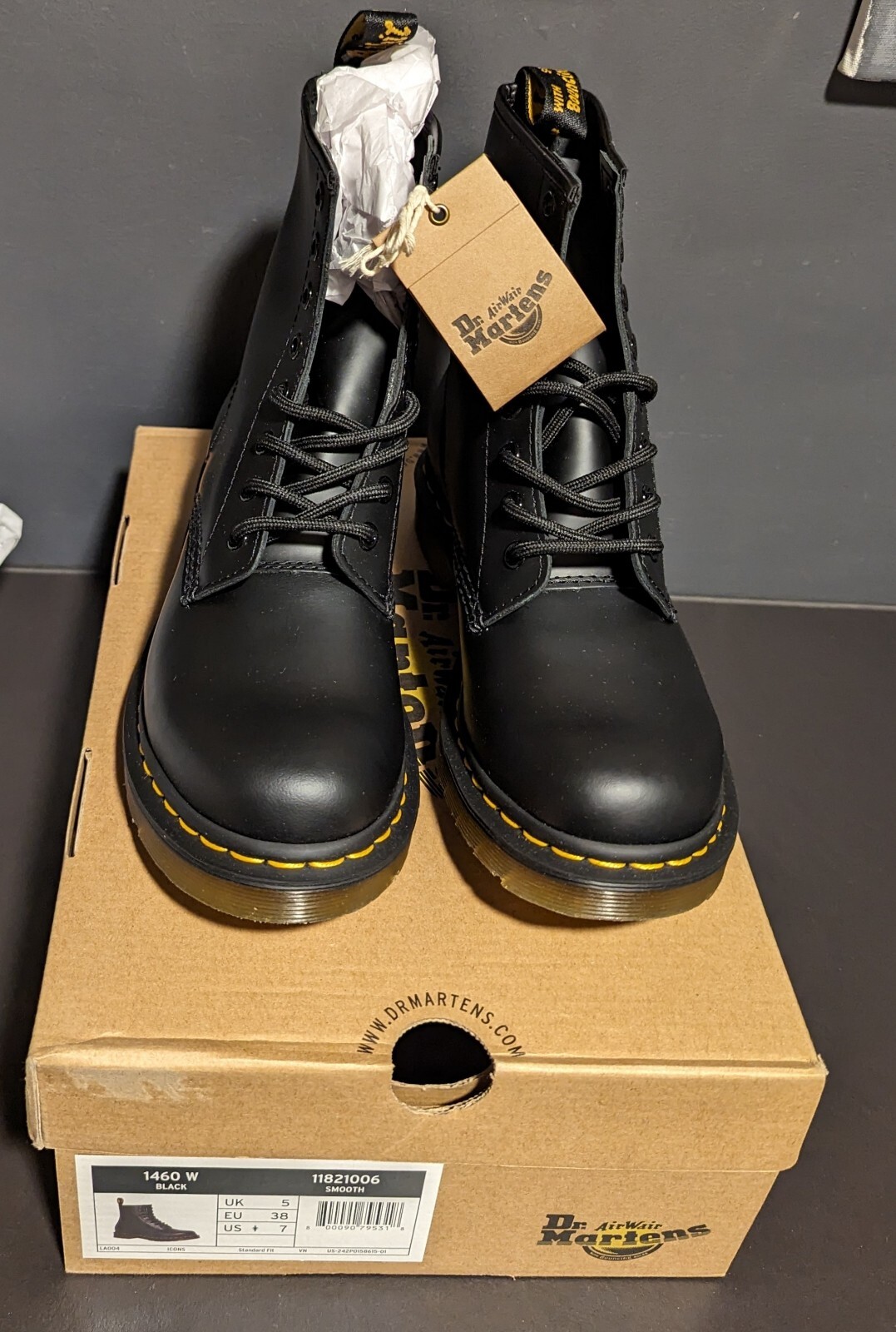 Dr. Martens Women’s 1460 8 Eye Leather Boots 11821006 BLACK SMOOTH Size 7 – NIB