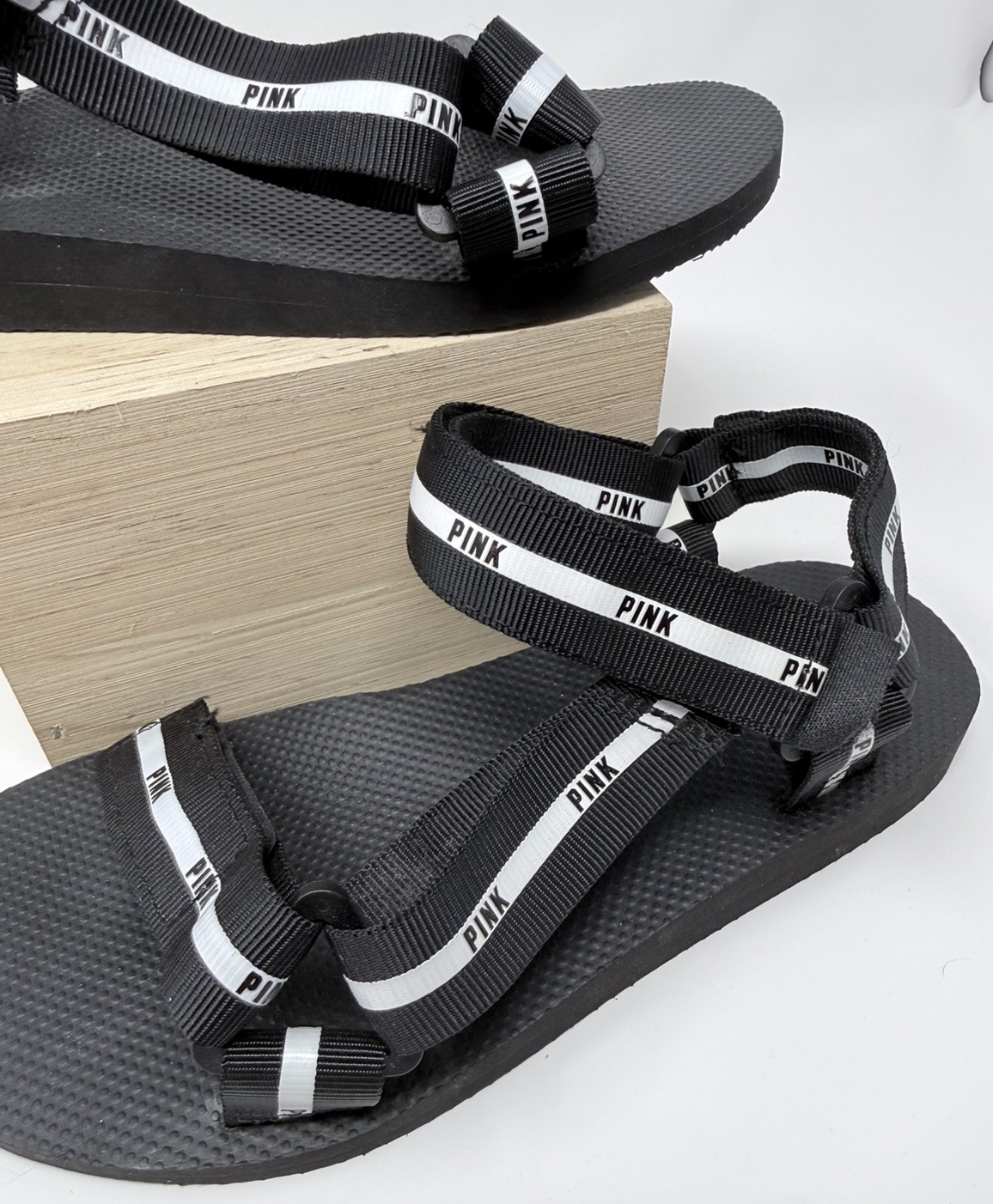 Victoria’s Secret PINK Black ADJUSTABLE STRAP SANDALS SPORT SLIDE SZ Sm 5-6