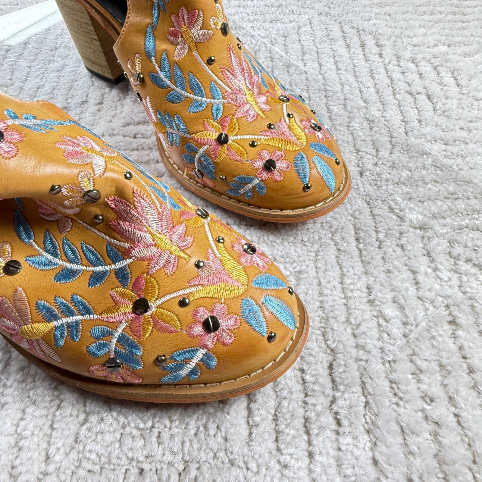 Ankle Strap Booties Womens 9 Tan Boho Western Embroidered Floral Boho Bohemian
