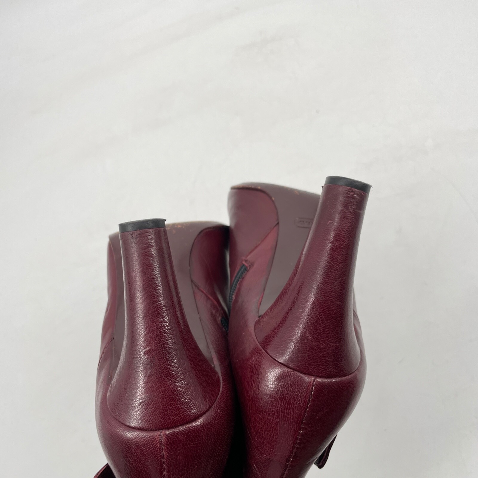 Coach Womens 7.5 B Burgundy kid Leather Nicolete Gold Buckle 3.25″ Heel Bootie