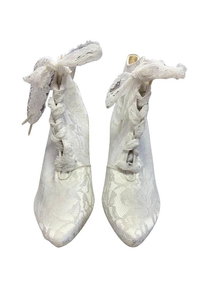 Vintage Studio 6 White Lace Booties Size 7.5 Womens