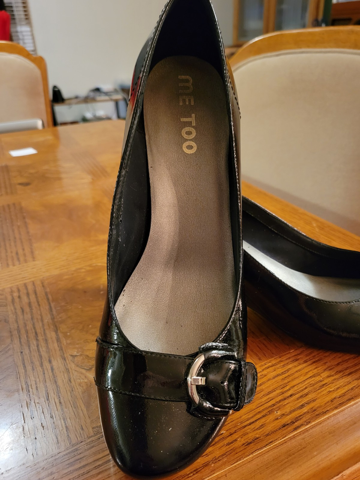 Ladies Black Patent Leather Shallow Toe Pump Sz 9.5M By Me Too. Wedge heel 2.5″