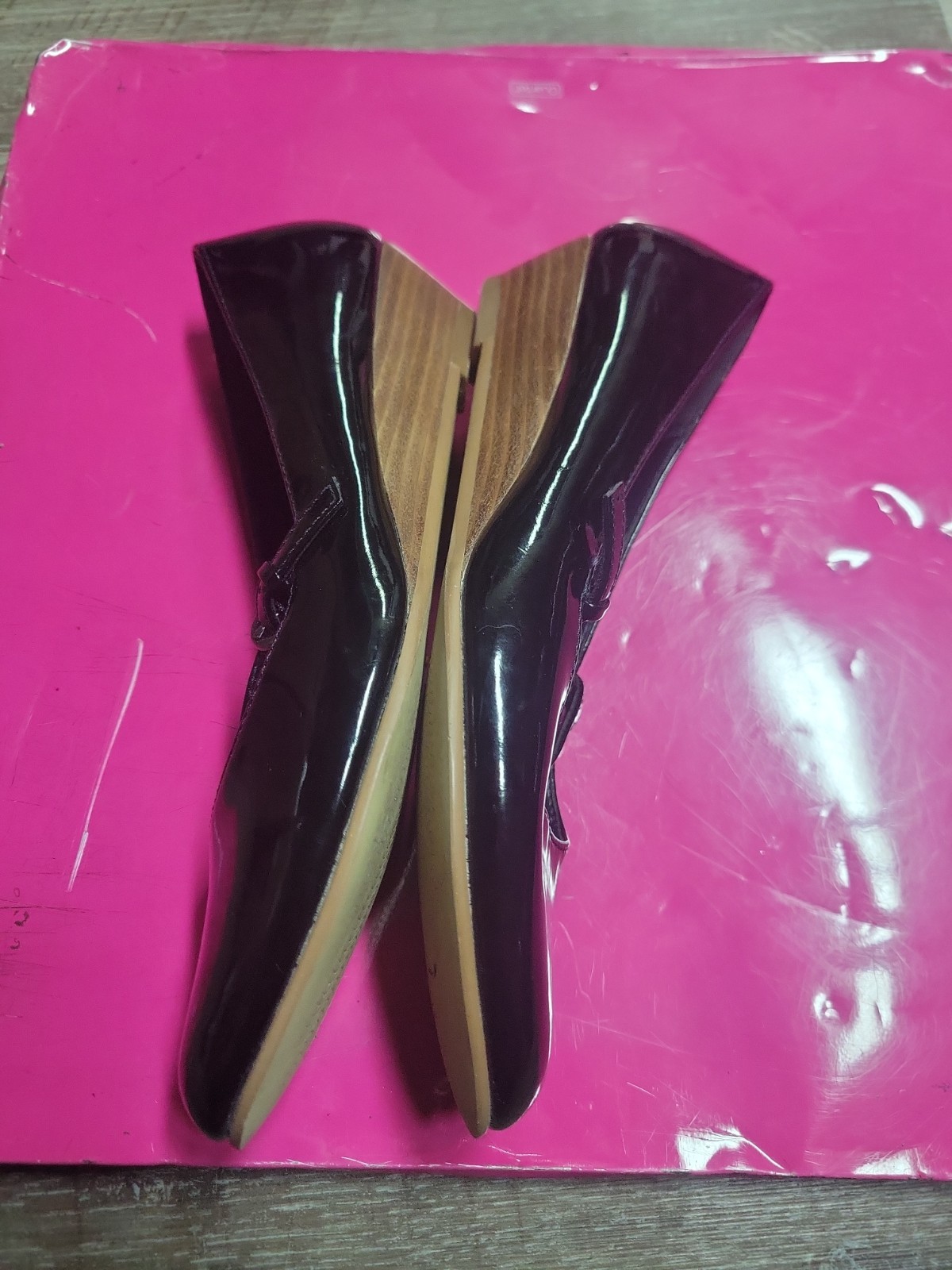 6 M…Women’s White Mountain Wedge Pump Black Dress Shoes
