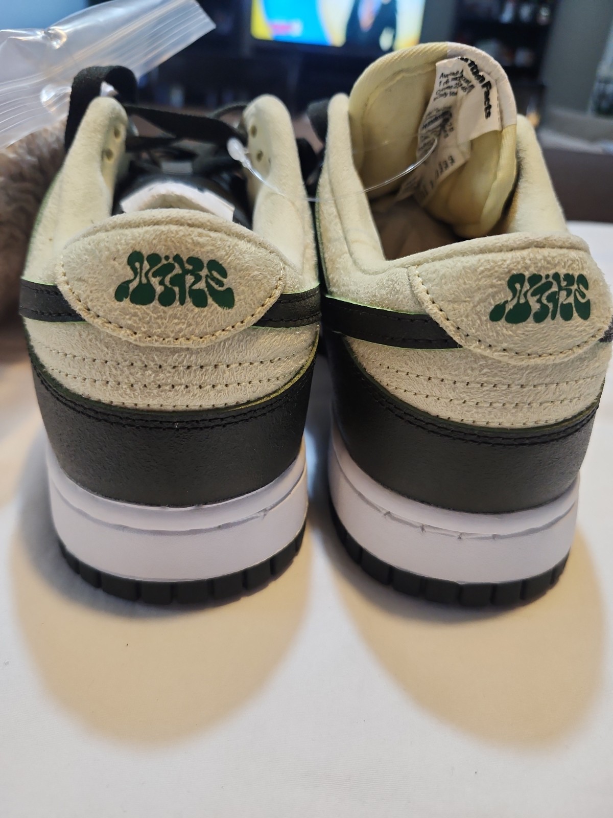 Size 7.5 – Nike Dunk LX Low Avocado New With Bag And Tags