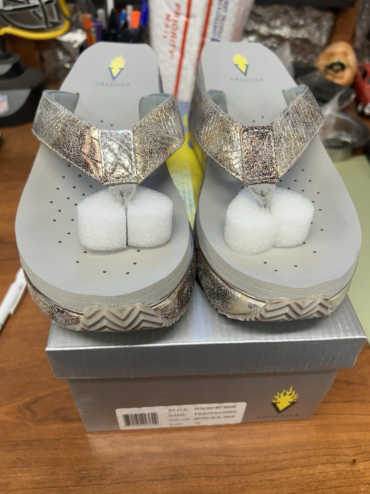 Volatile Platform Wedge Flip Flops Sandals Grey Snake Print Comfort Shoe size 10