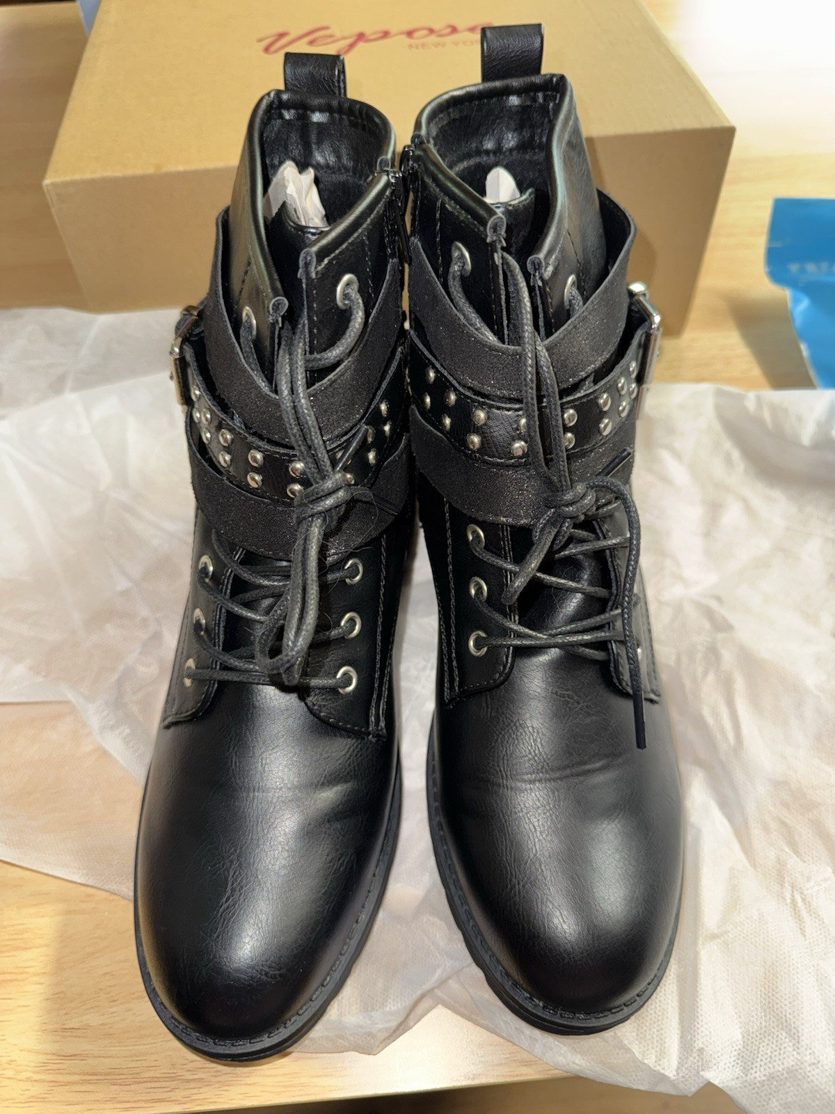 Vepose Women’s Black Moto Biker Ankle Boots Leather Studded Buckle Lace Up 8