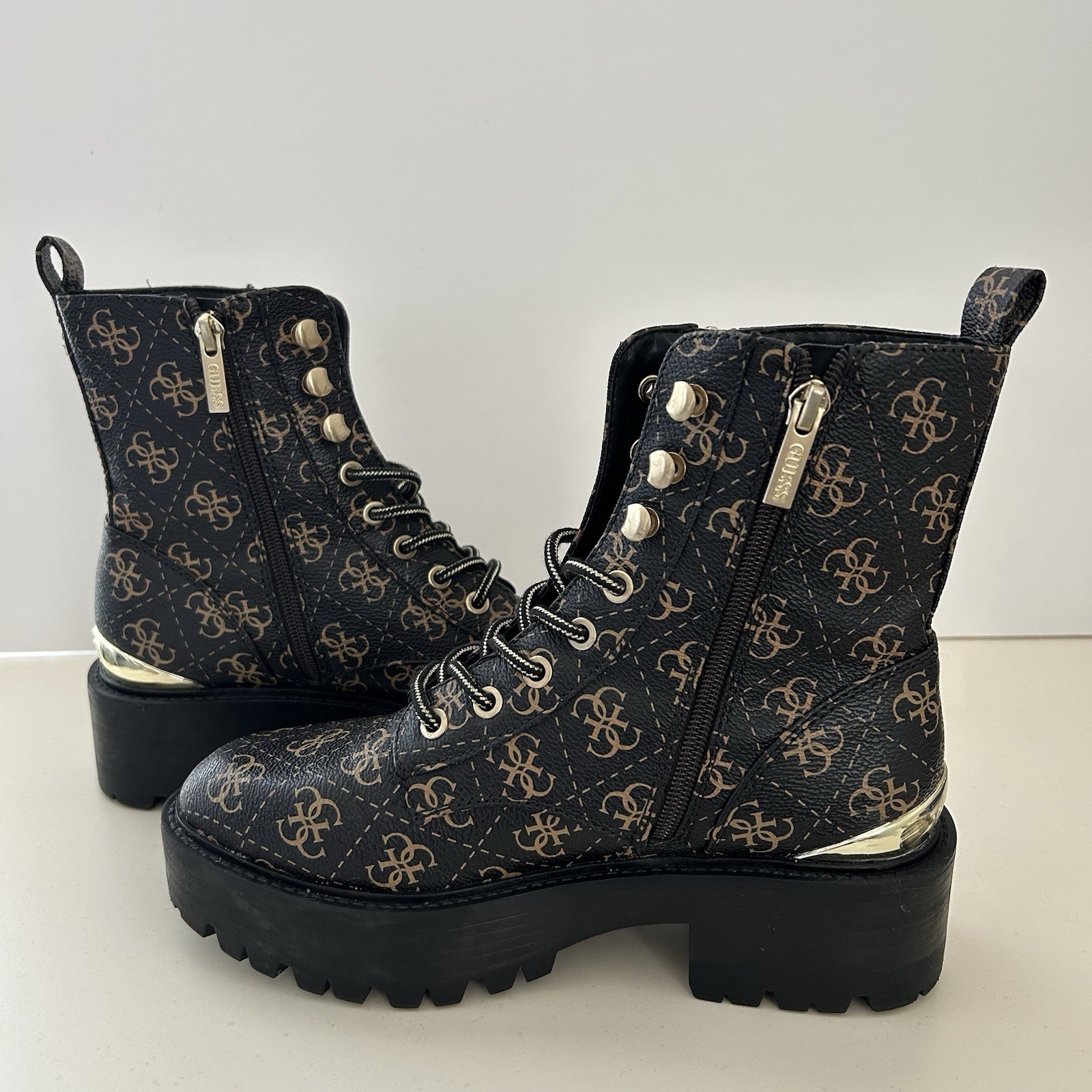 GUESS Womens Boots Size 6.5 Brown Logo Zipper Lug Sole Fearne Round Toe Combat