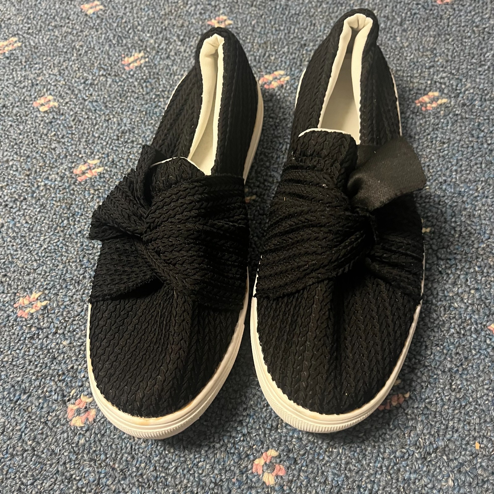 Women’s Slip on Black Shoes with Knot Detail Size 7.5/EU 38 Knit Comfy Unbranded