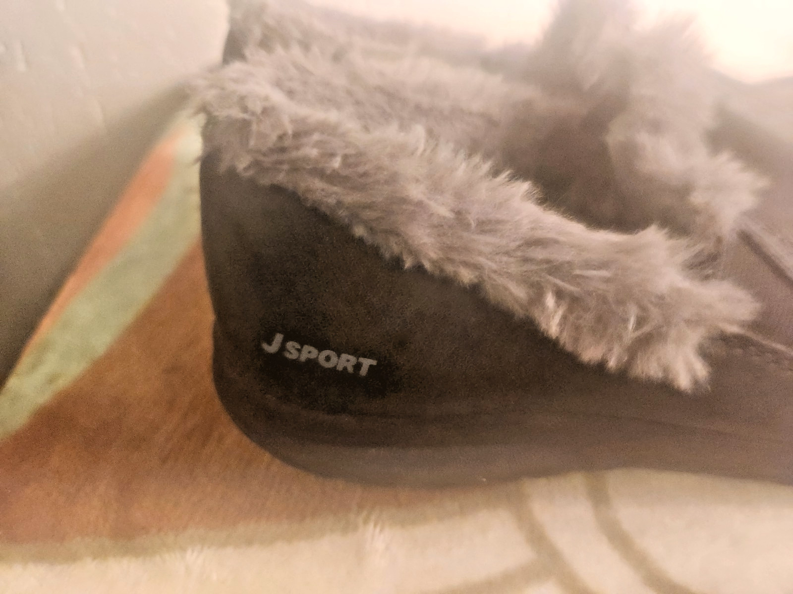 JSport Willa Memory Foam Womens sz 8M Gray Black Faux Fur Lined Comfort Shoes