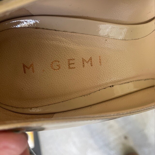 M. Gemi Patent Leather Nude Cream Pumps Heels Pointed Toe Sz 40 US 9 EUC