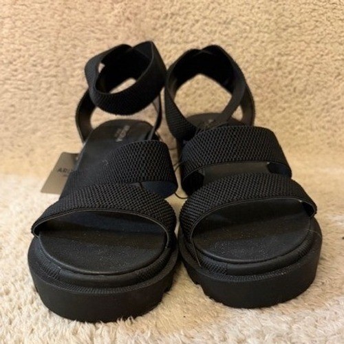 Arizona Jean Co AZ Fawn Black Platform Strappy Lug Sole Sandals Womens 11 NEW