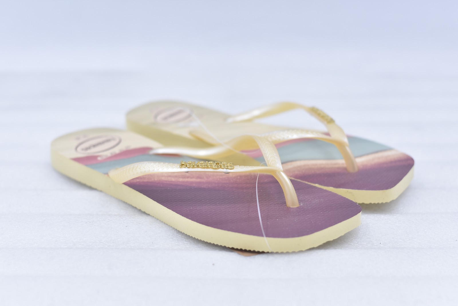 Womens Havaianas Slim Square Flip-Flop Sandals – Buttercream Size 7/8 (EU 37-38)