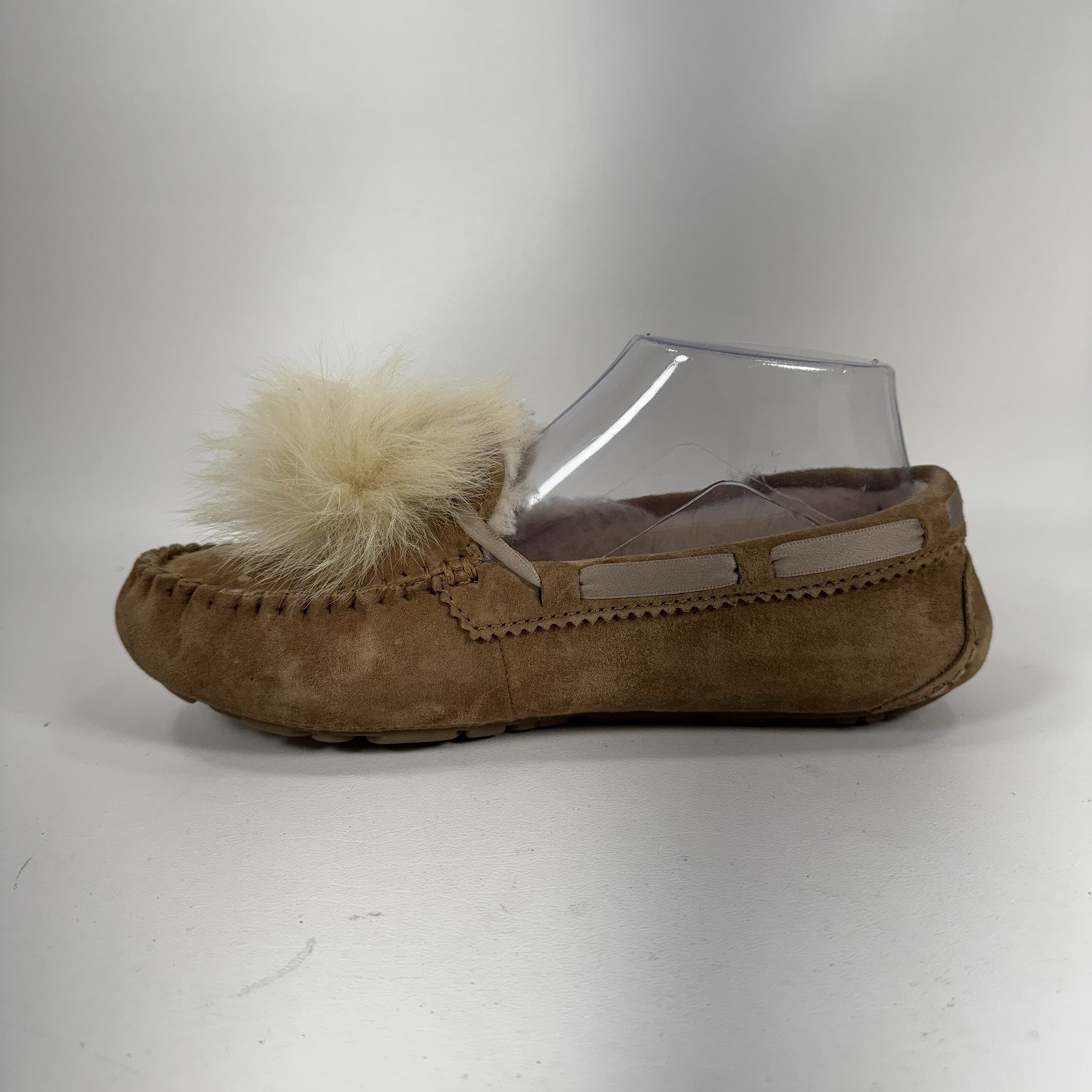 UGG Australia Dakota Pom Pom Light Tan Moccasin Slipper Women’s Size 6 1019015