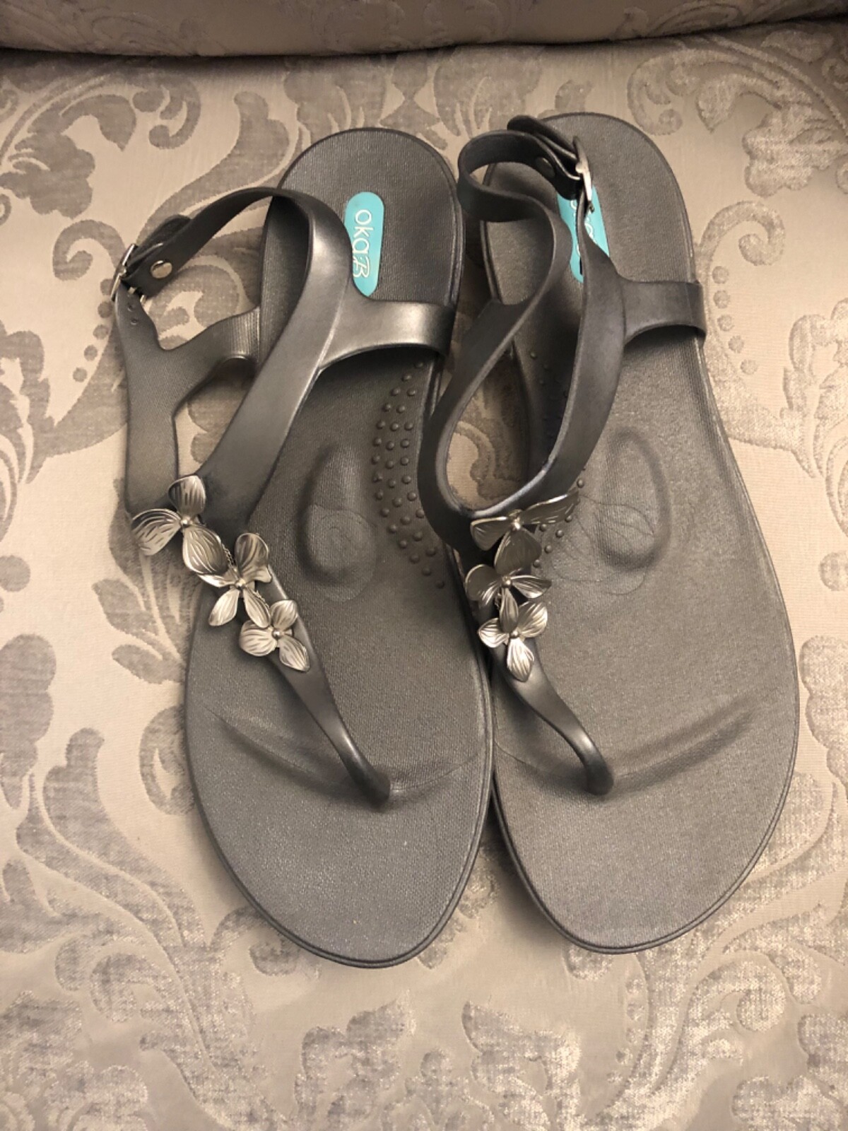 OKA B Gray Women’s Sandals with Metal Silver Flower detail Size 10