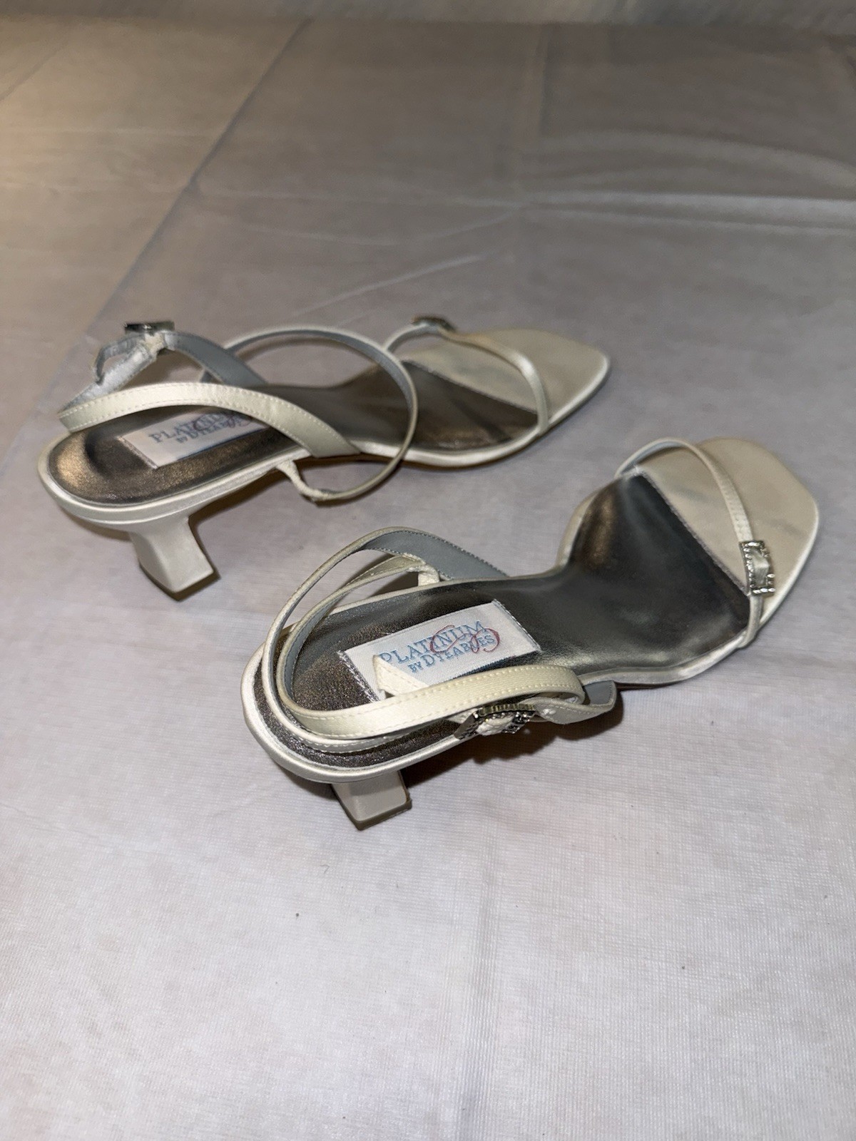 Dyeables Sandals Womens 10 White Silk Satin Platinum Formal Wedding Leather Sole