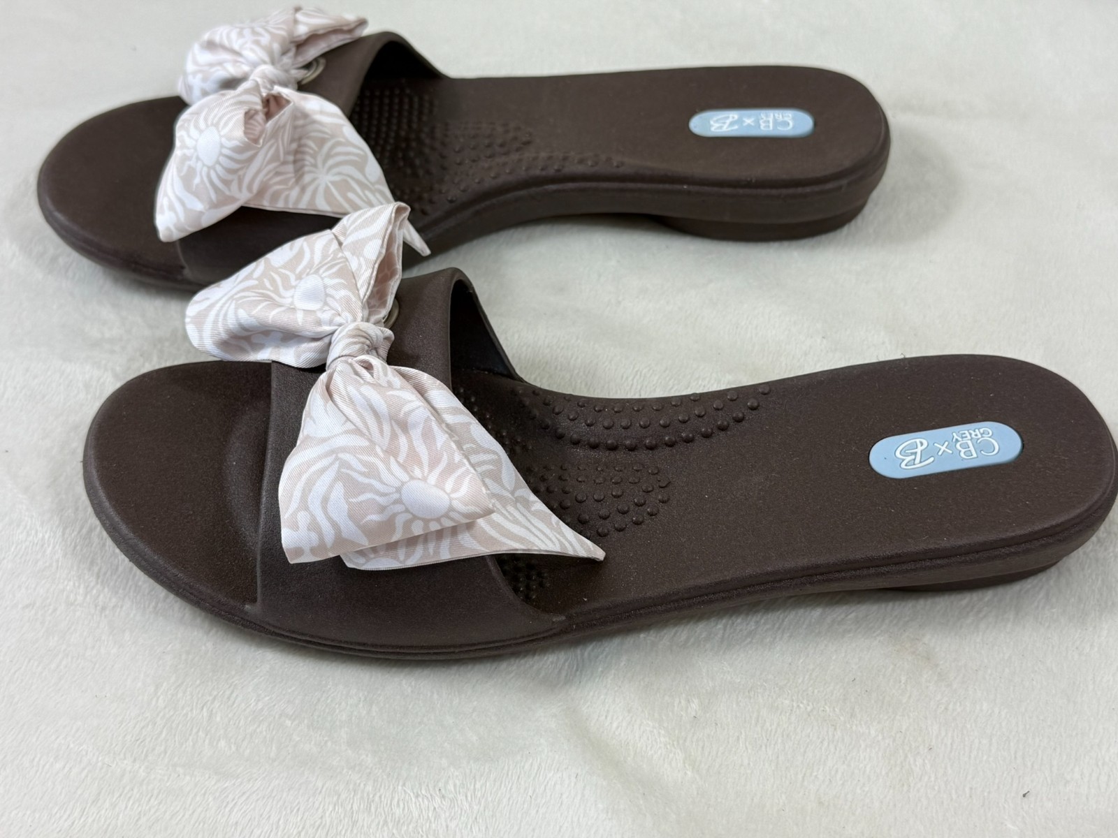 Oka-B Madison Slide Sandals Womens Size M/L Brown Tan White Bow Comfort USA Spa