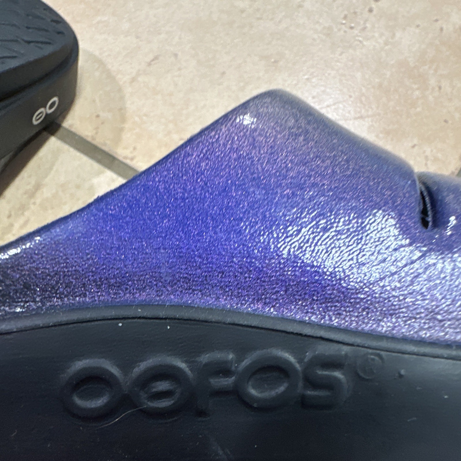 OOFOS Women’s Slide Sandals Slip-On Open Toe Purple/Black Glitter Logo Sz 6