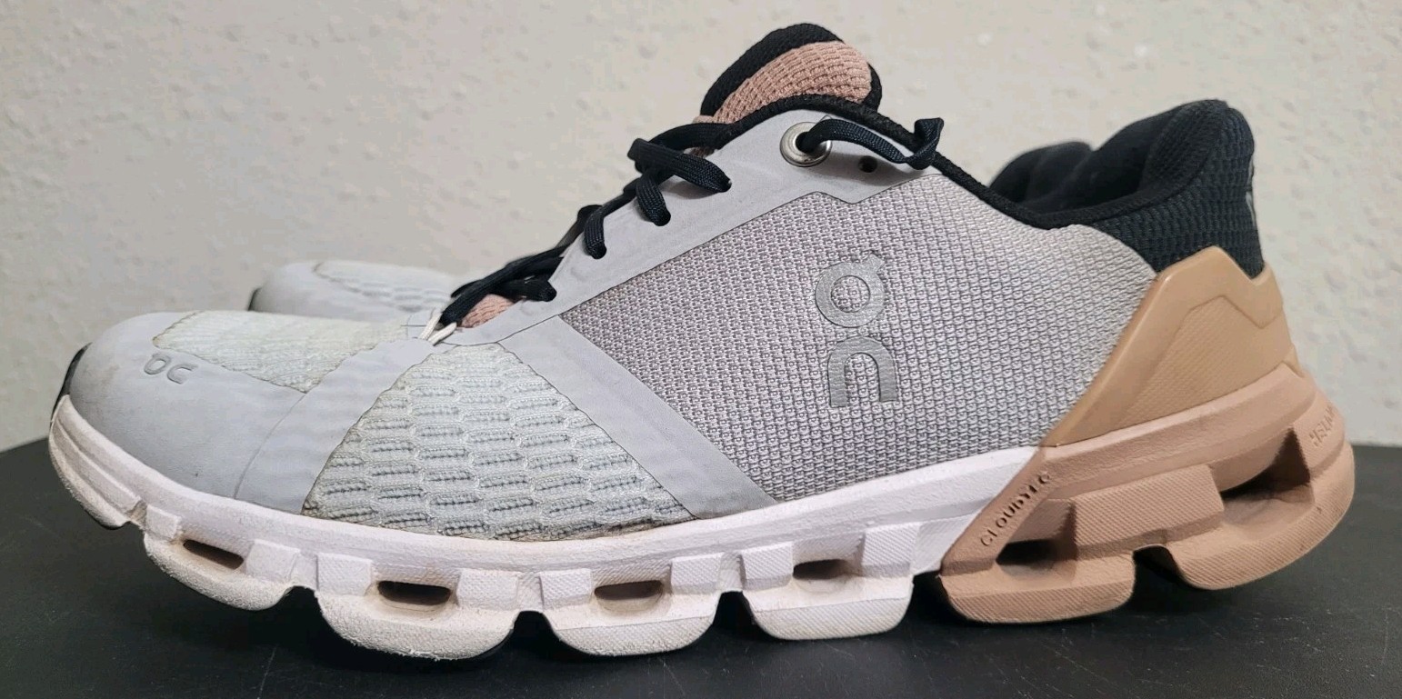 On Cloud Cloudflyer Running Shoes Womens 7.5 Sneakers Glacier Rosebrown 21.99566