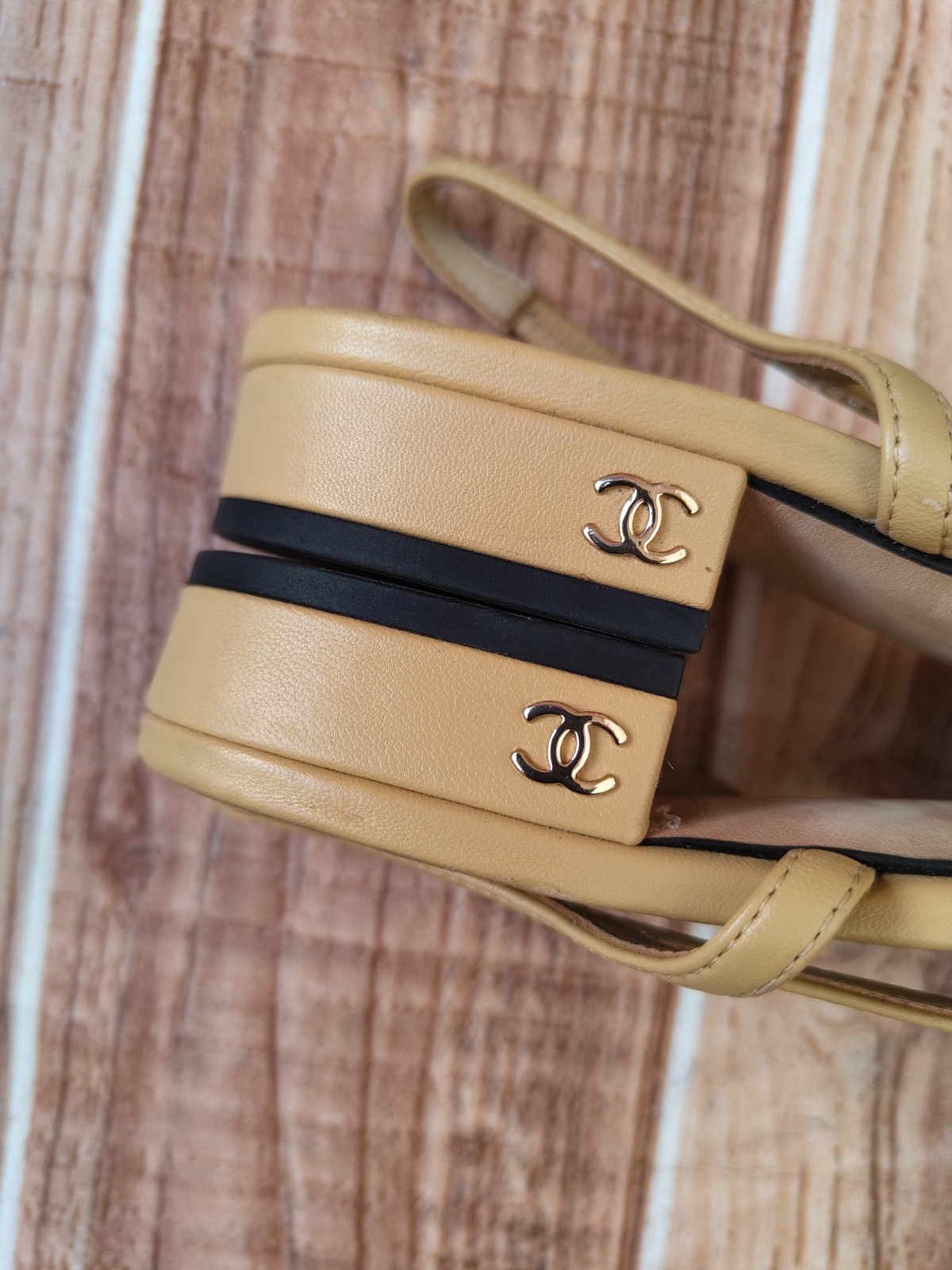 CHANEL Slingback Grosgrain CC Cap-toe Beige Black Leather Flats EU 39 US 8.5