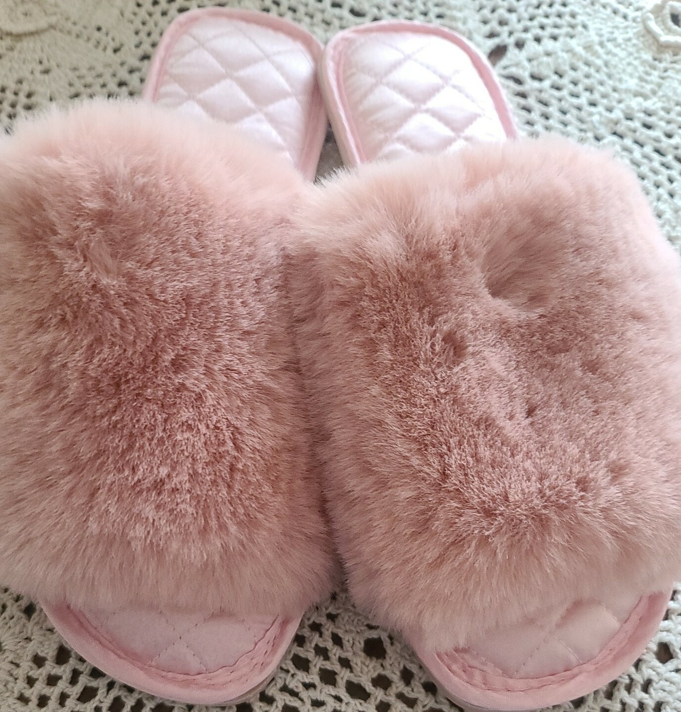 ASOS ~ Pink ~ Soft ~ Furry ~ Quilted ~ Slide-On Slippers ~ Size Large (9/10)
