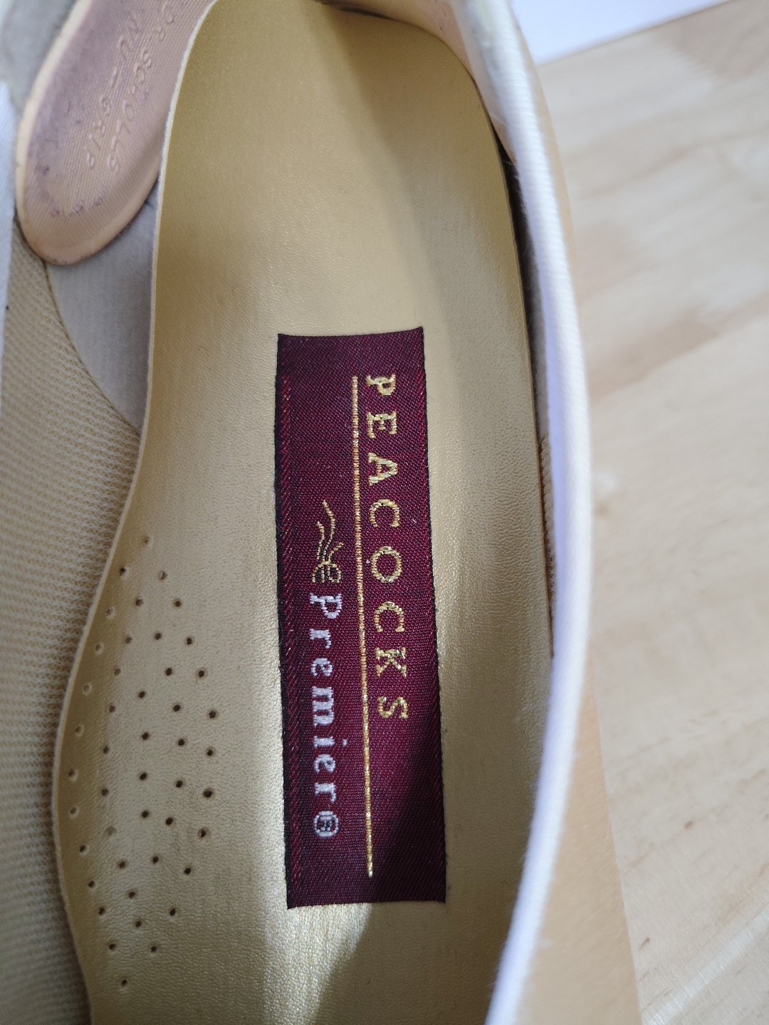 Peacocks Premier Dyeable Fabric Closed Toe Ivory Heels Size 7 B