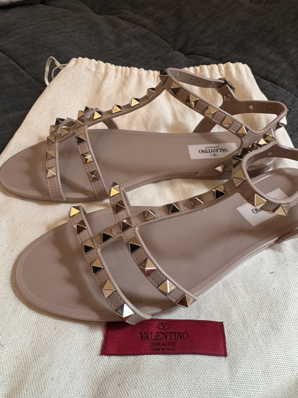 VALENTINO ROCKSTUD Flat JELLY SANDALS BEIGE SIZE 37 US 7 excellent, no box