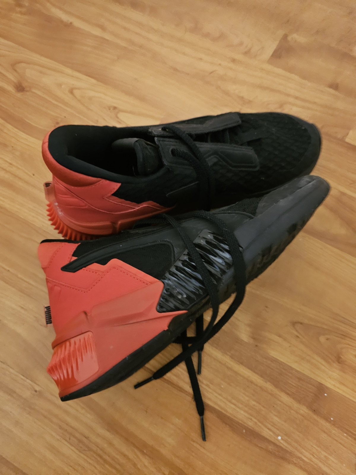 PUMA Provoke XT Block Black/Red Knit Lace-Up Low Top Sneakers 195052-04