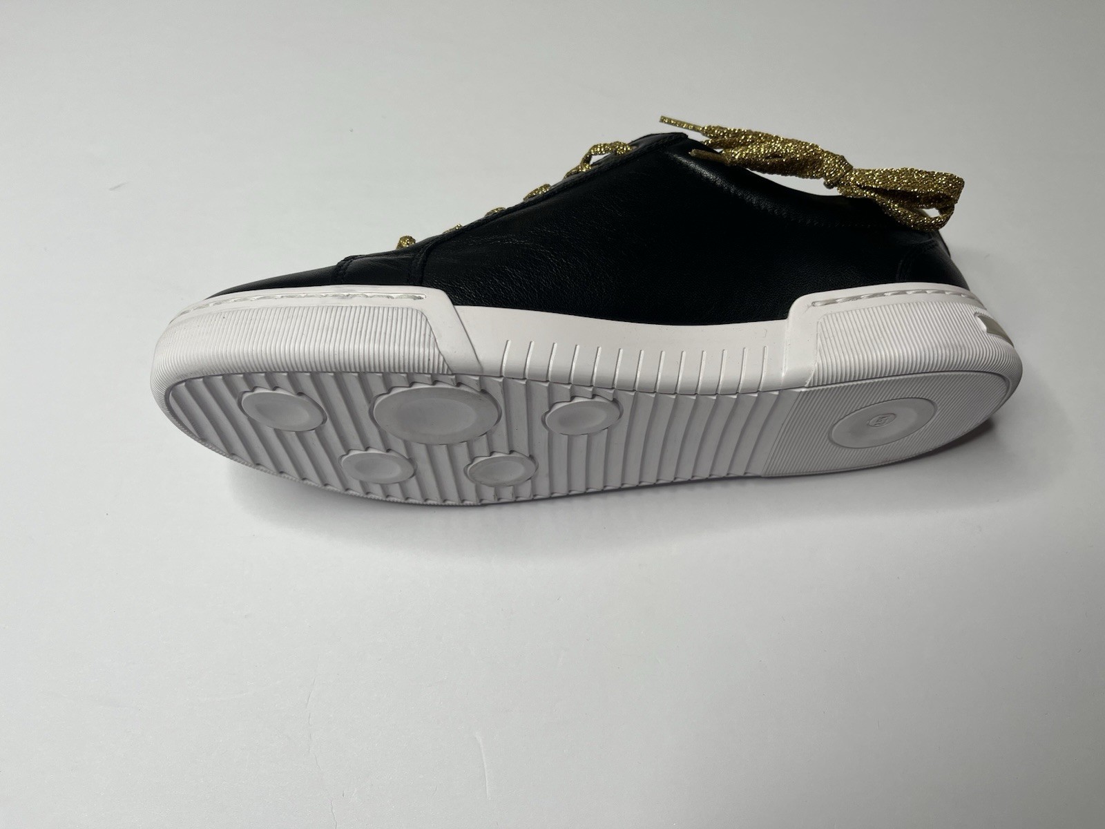 Jatarea Tara Women’s Shoes Size 8.5 Black Gold Lace-Up Sneakers New