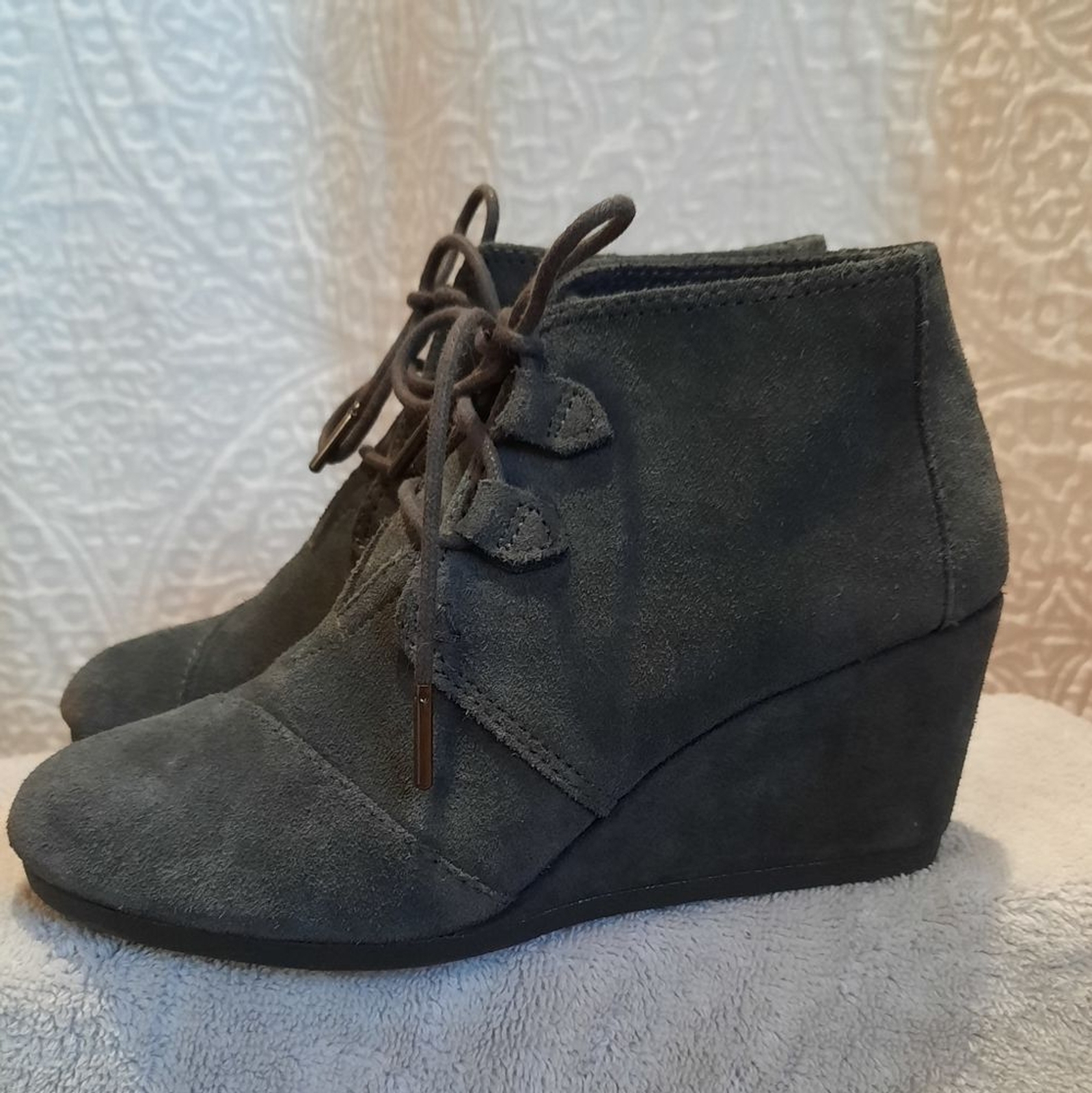 Tom’s Booties Womans 6 Gray Kala Suede Wedge Classic Outdoor Party Casual Boho