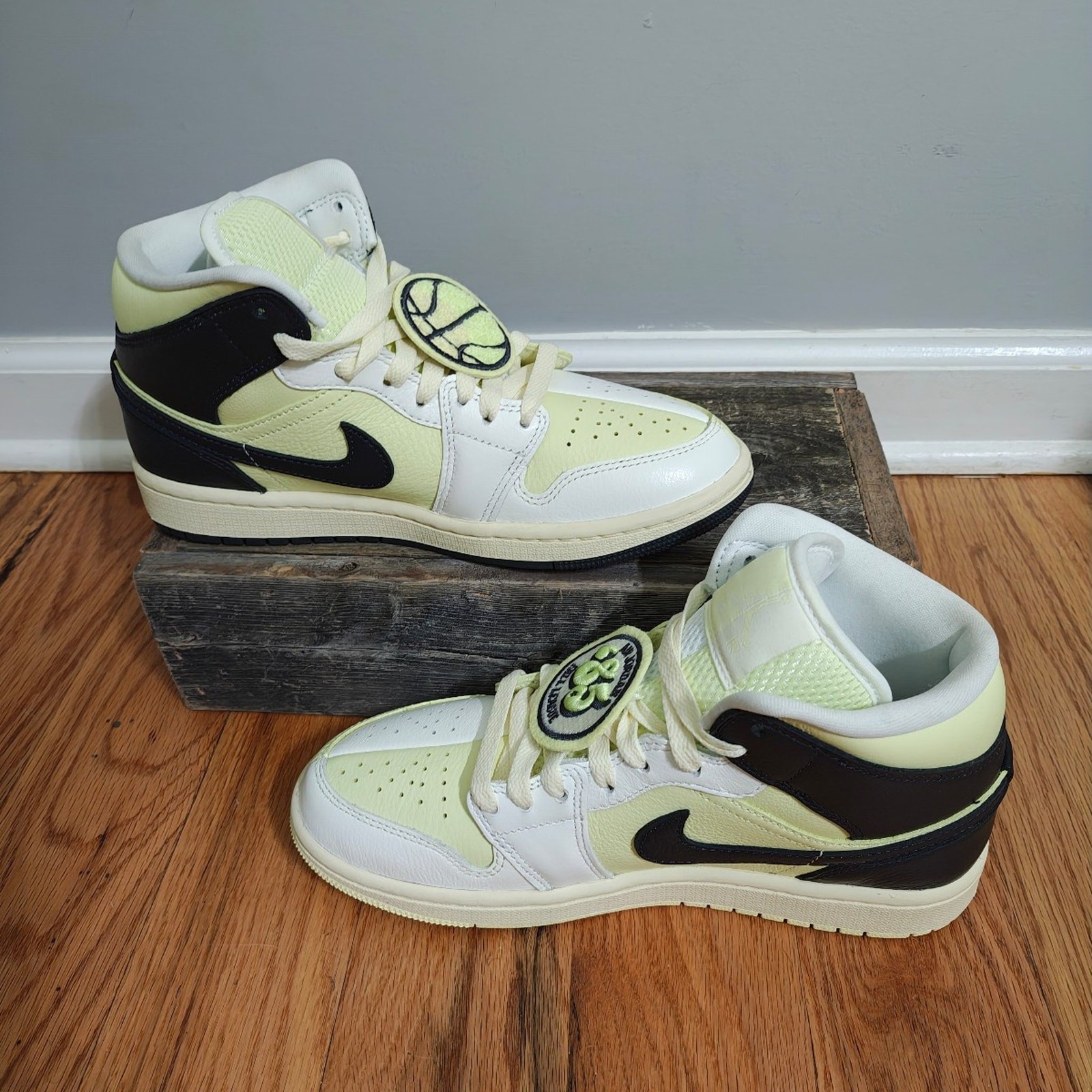 Air Jordan 1 Mid SE Matchly Barely Volt Black Women’s Size 7.5