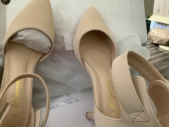 Vepose New York Size 9.5 Nude Nubuck beige high heel dress shoes style CJY031