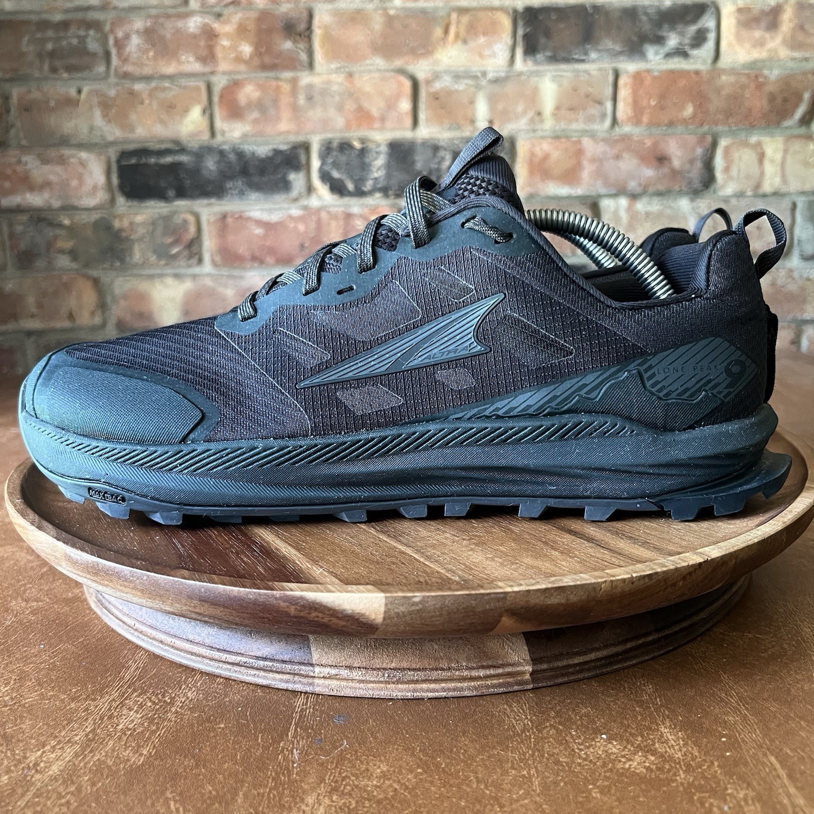 Altra Lone Peak 9 Black Trail Running Hiking Shoes Sneakers Women’s 12 Mens 10.5