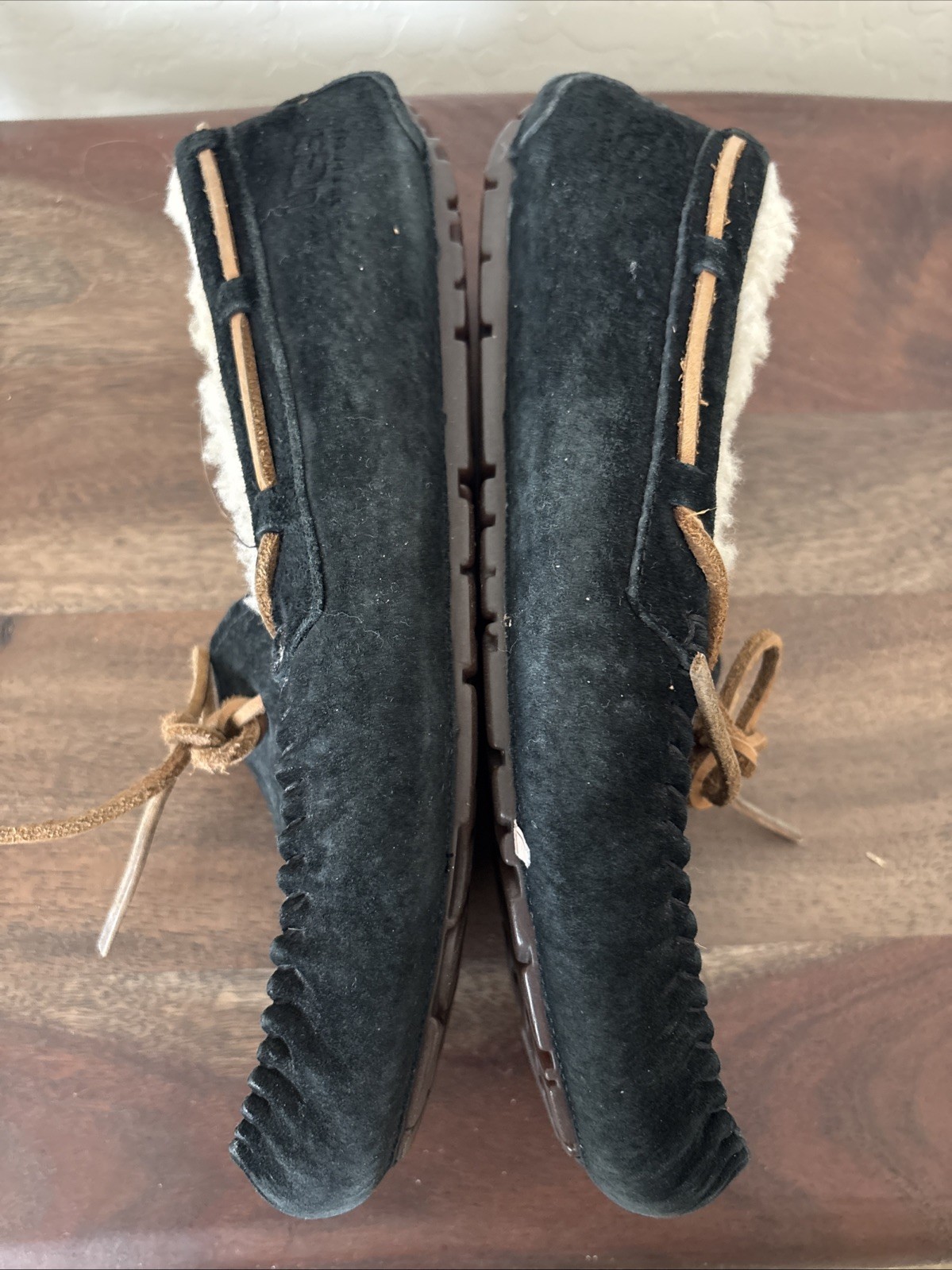 UGG Australia Dakota Black Suede Moccasin Sheepskin Shearling Shoes Women US 9