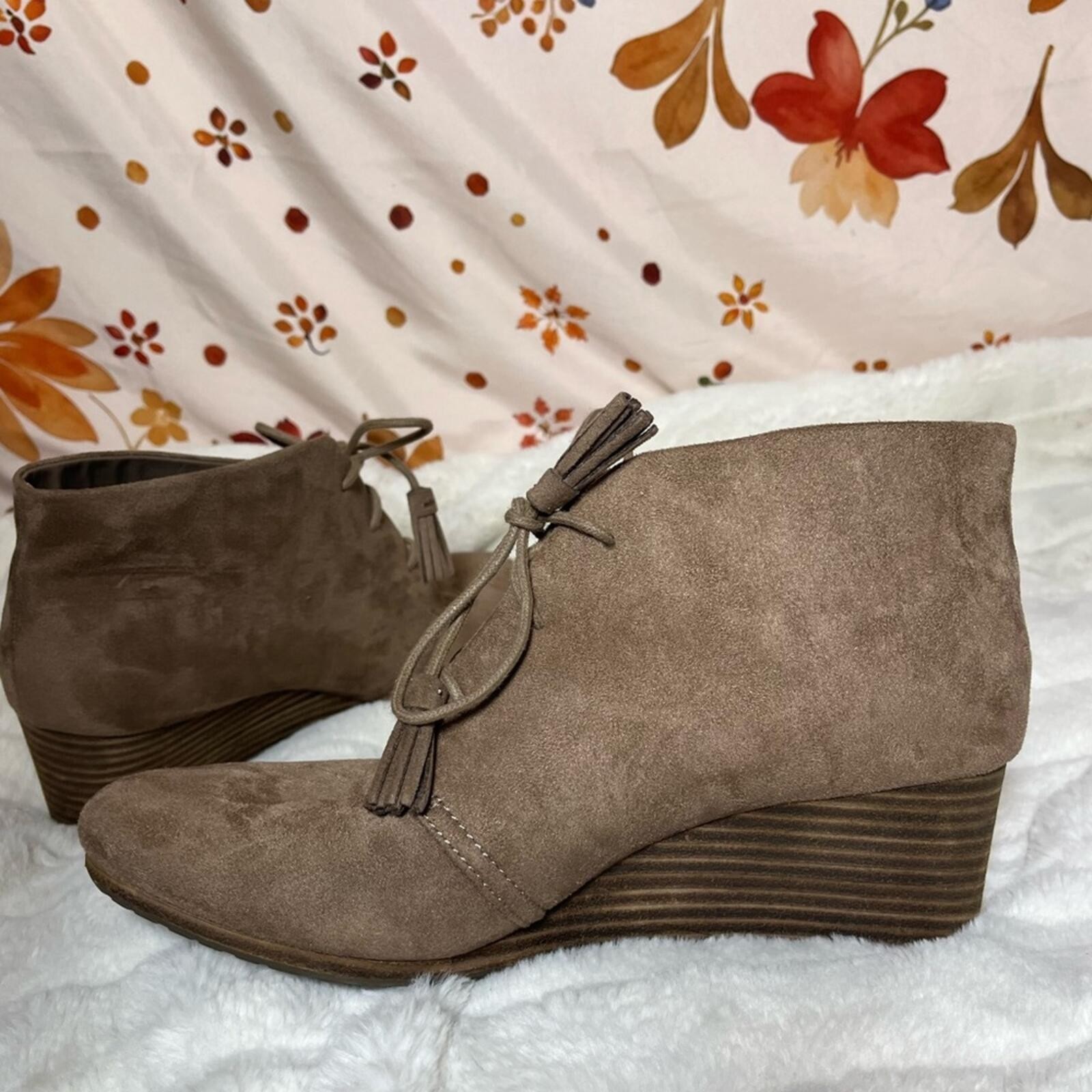 Dr. Scholl’s Womens 9.5 Dakota Mocha Brown Faux Suede Tassel Wedge Ankle Booties