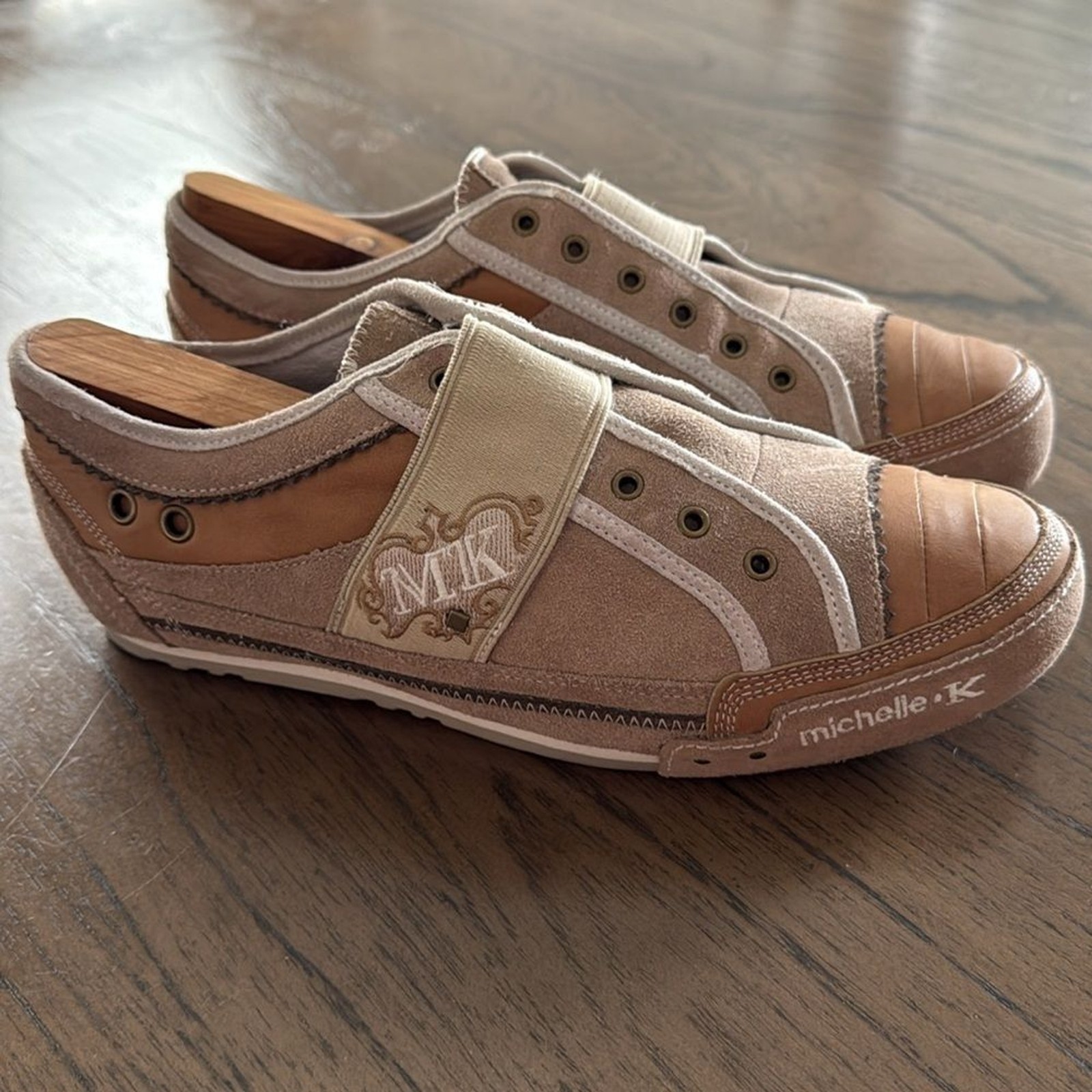 Michelle K Woman’s Slip on Sneakers low top Size 10
