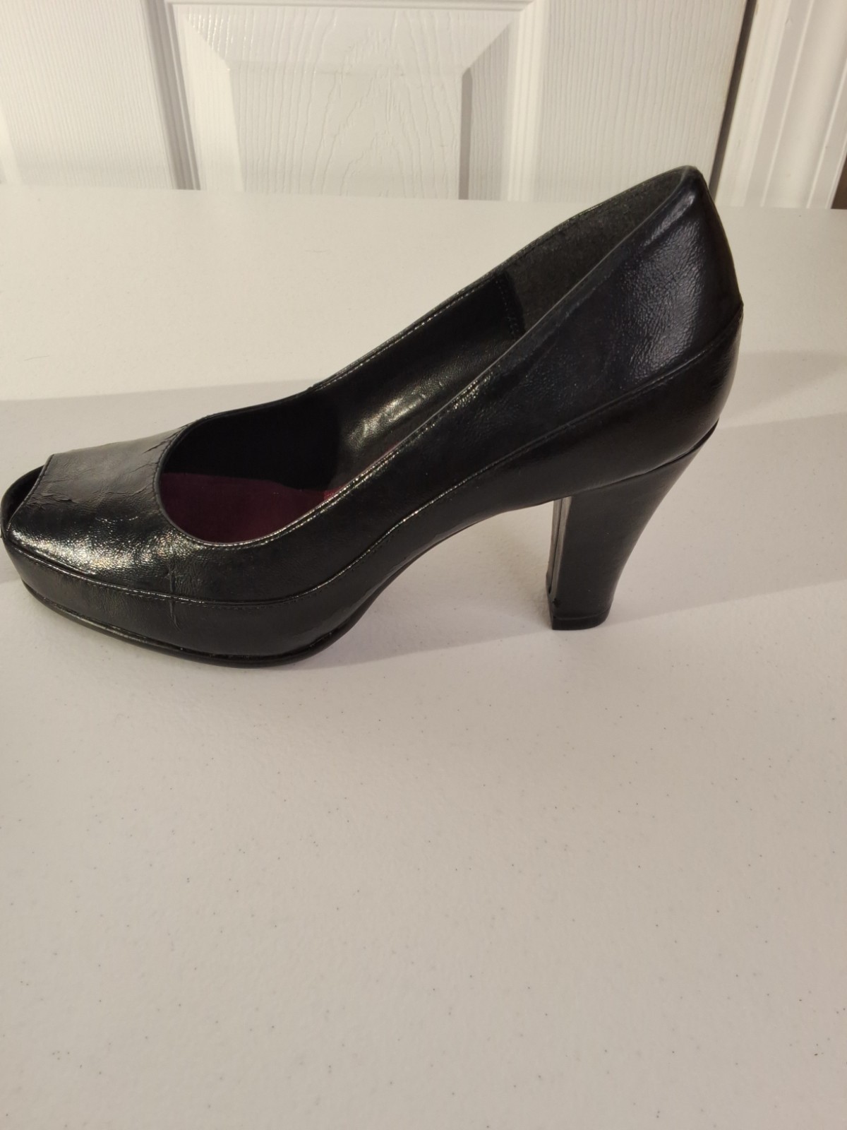 AEROSOLES A2 Pumps 3.25″ Heels Faux Leather Peep Toe Sz 7 Some Worn Spots