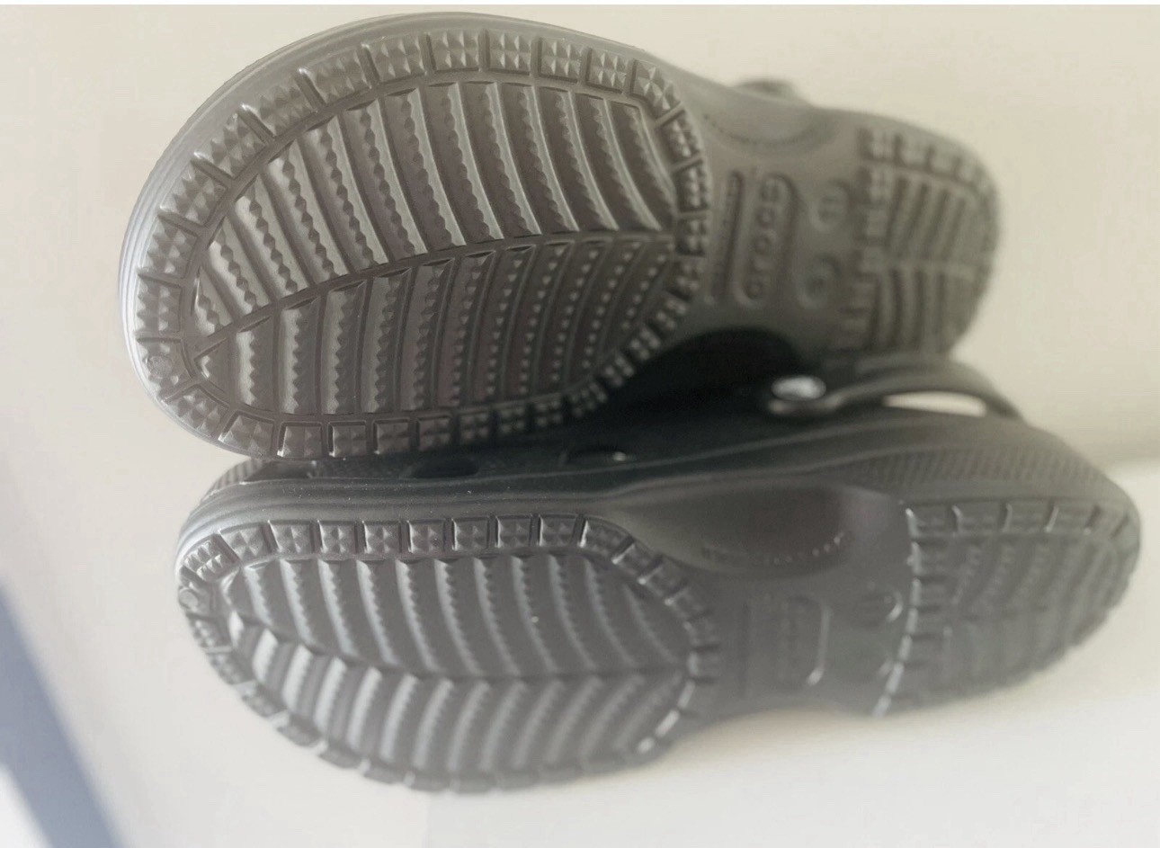 Crocs Men’s and Women’s Baya Clogs Waterproof Sandals Mens 9 / Womens 11