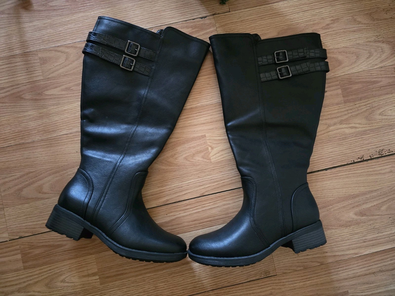 Chicblooms high riding boots in black with buckles and faux leather design,size9