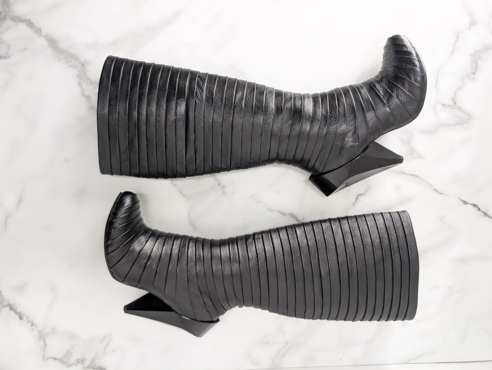 Irregular Choice Avant Guard Women’s Black Textured Leather Boots Sz7