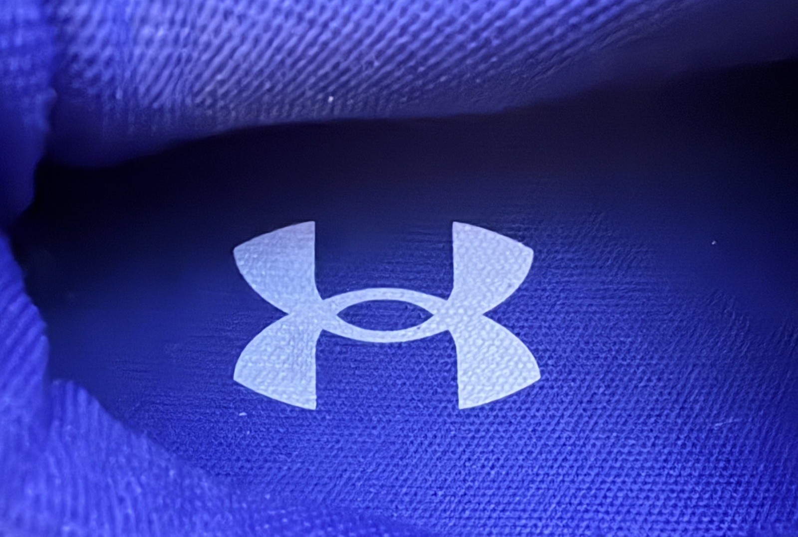 Unisex UNDER ARMOUR Navy Blue Sneakers/White Trim in Size 8.5 made in Indonesia!