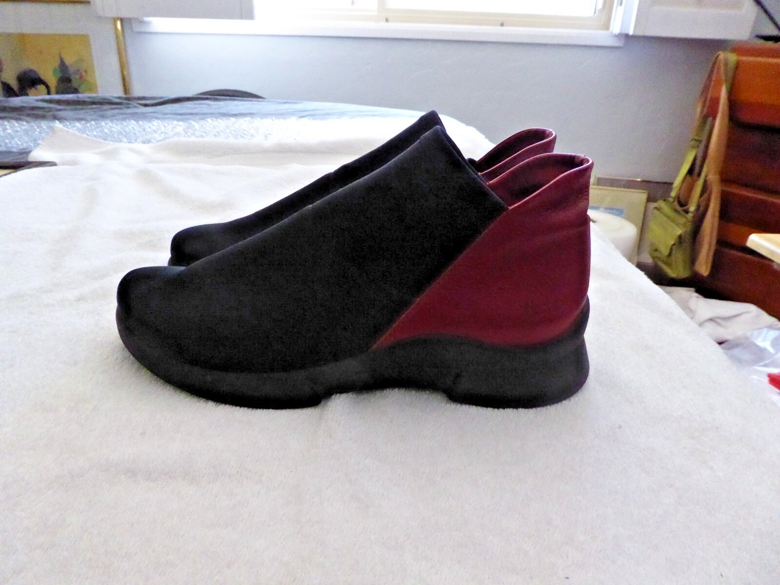 Arche Kytell Flat Leather Stretch Microfiber Ankle Booties Red/Blk. EU 37 = US 6