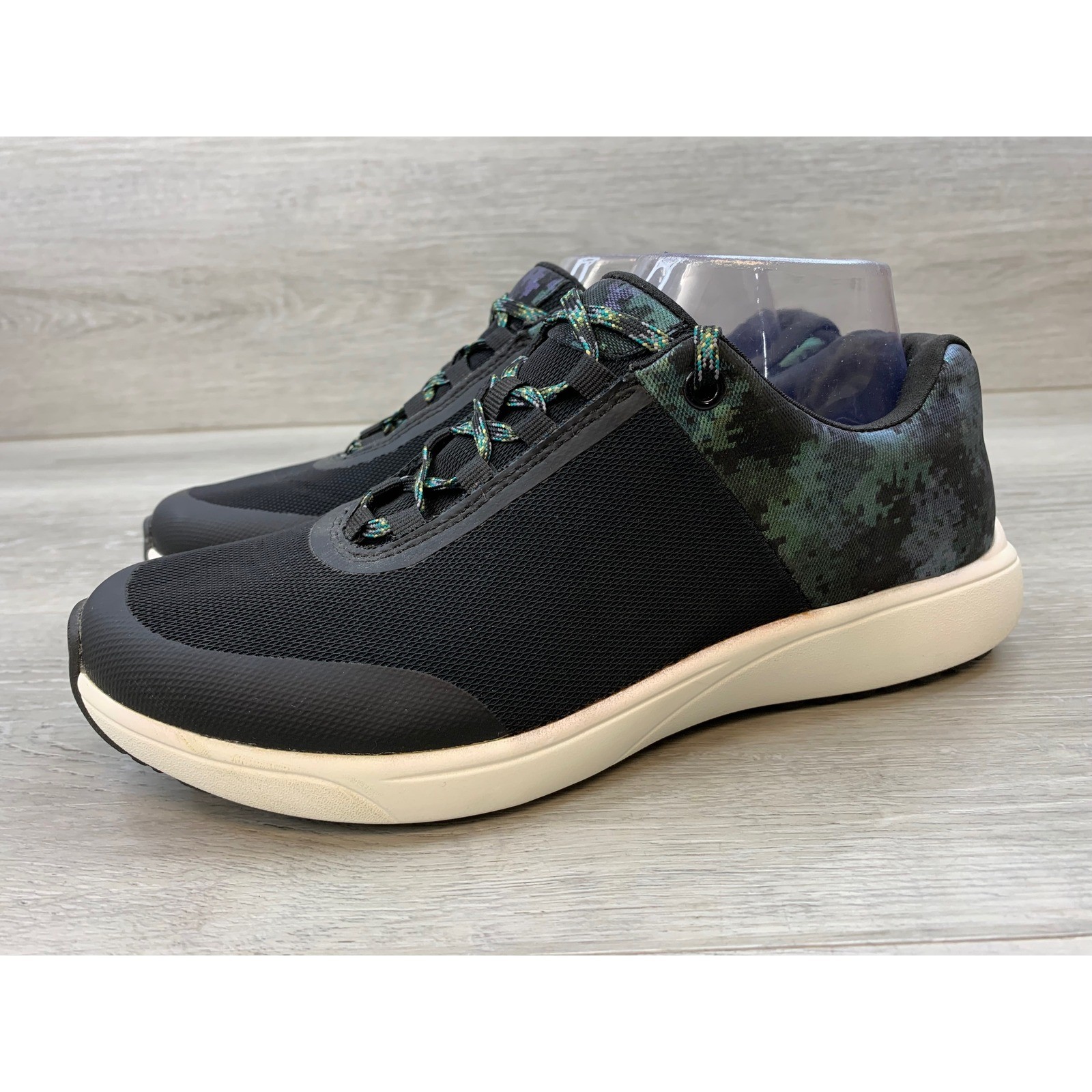 TRAQ by Alegria Jaunt Women’s Black Digital Camo 8 Smart Walking Shoes
